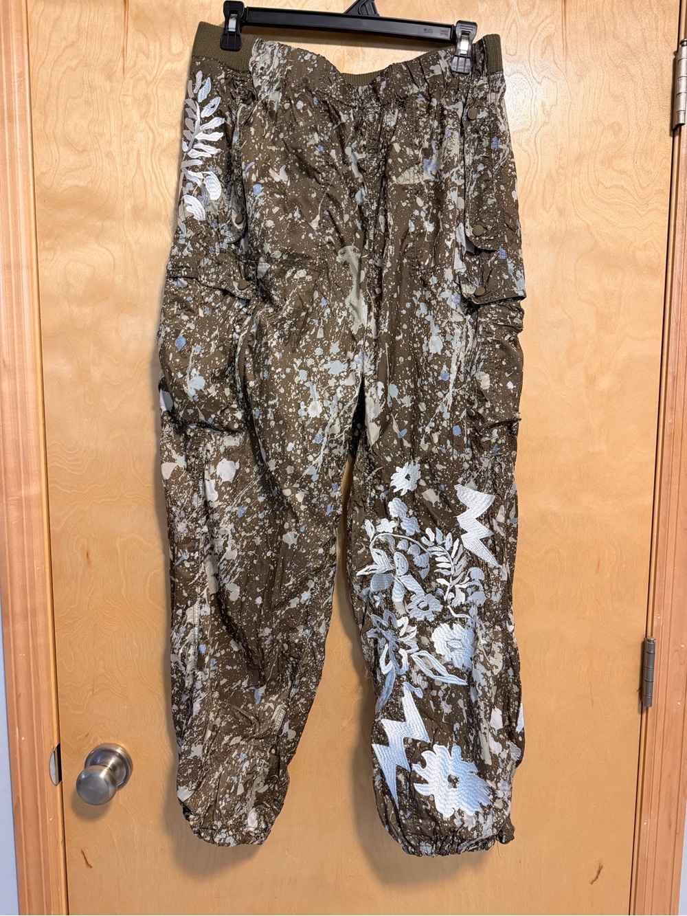 Free People Cargo Brown Splatter White Embroidery Floral - large - excellent